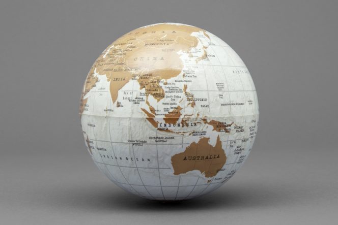 Revolving Globe - Image 2
