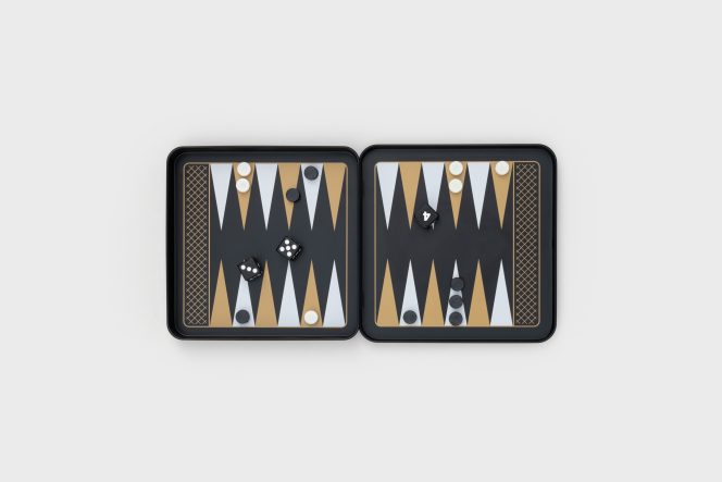 Iron & Glory Magnetic Travel Backgammon - Image 7
