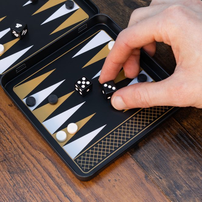 Iron & Glory Magnetic Travel Backgammon - Image 3